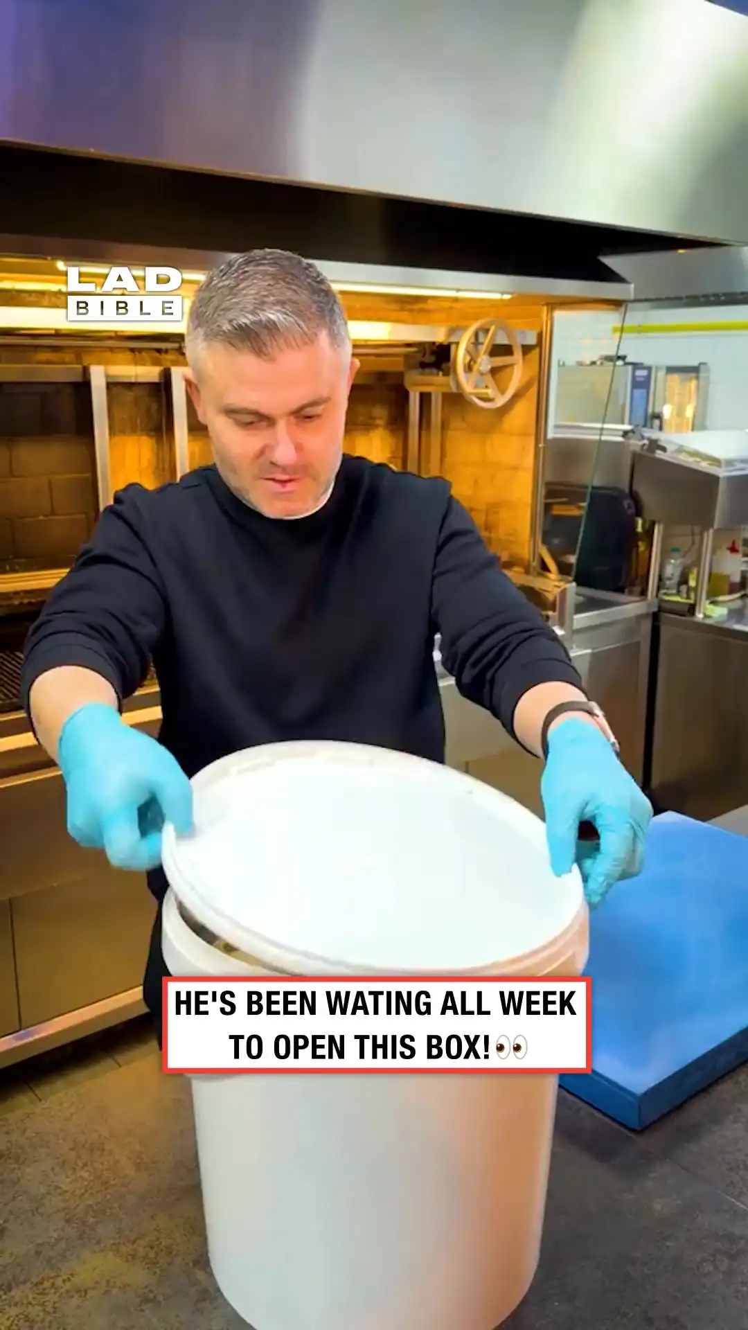 Opening up my tubs of fish 🐟