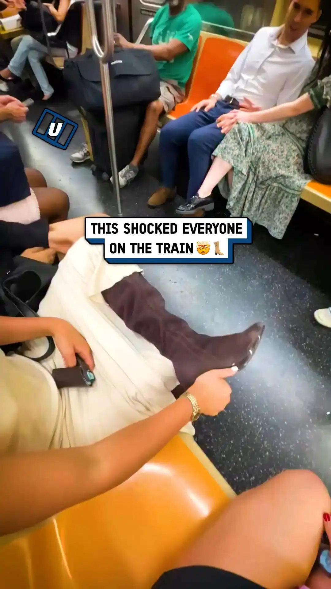 9x16 TECH Convertible heels on NYC subway ST00160615