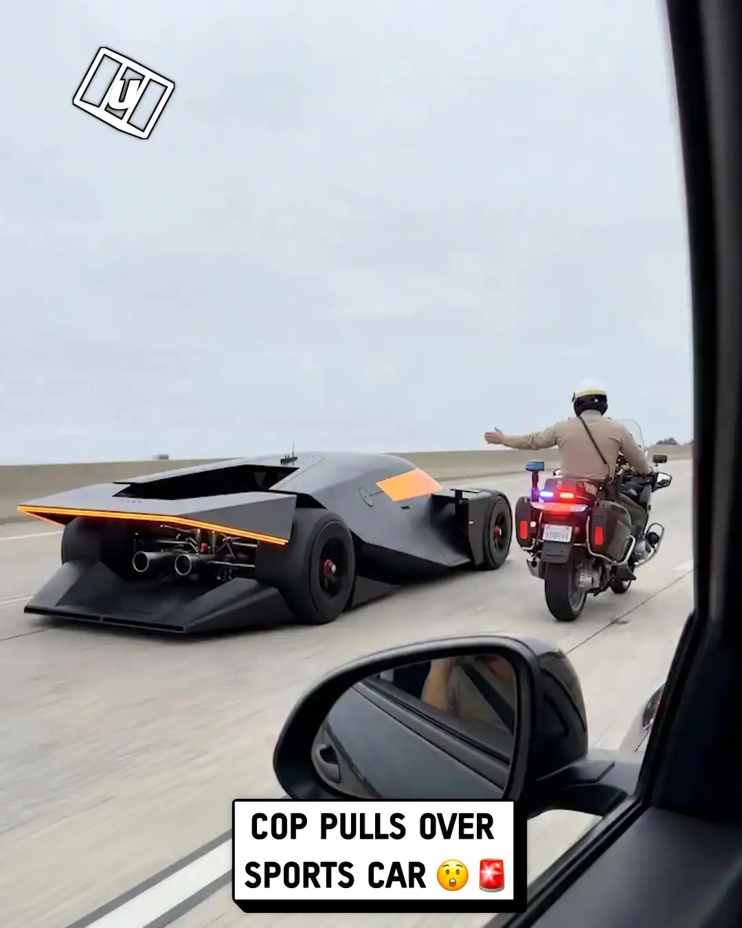 Car ignores getting pulled over 💀