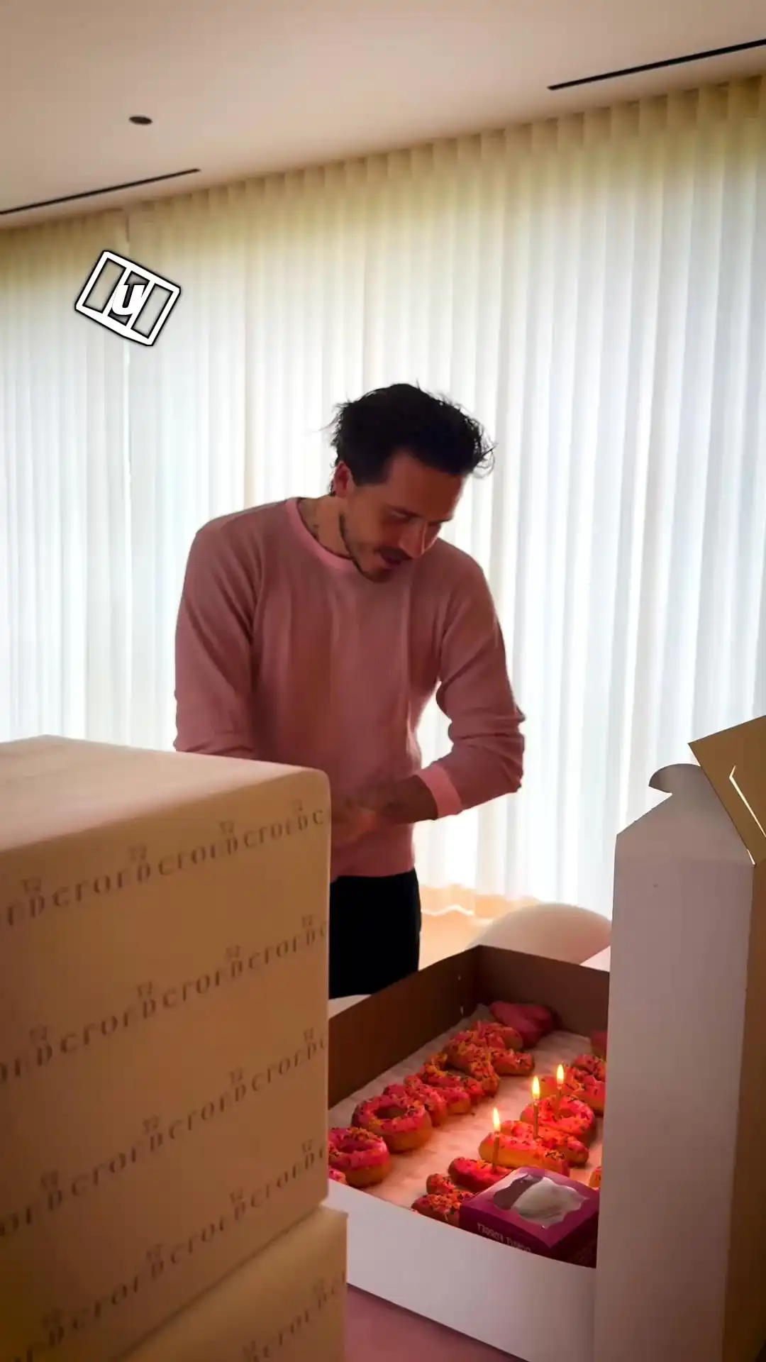 David Beckham responds on Brooklyn's birthday 😅🍰