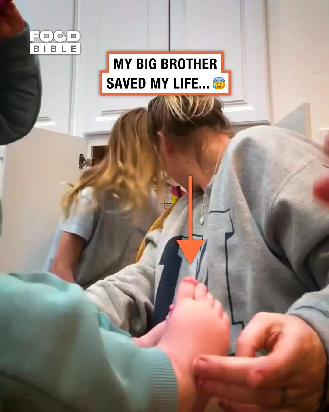 Big brother's instinct helps sibling 😯
