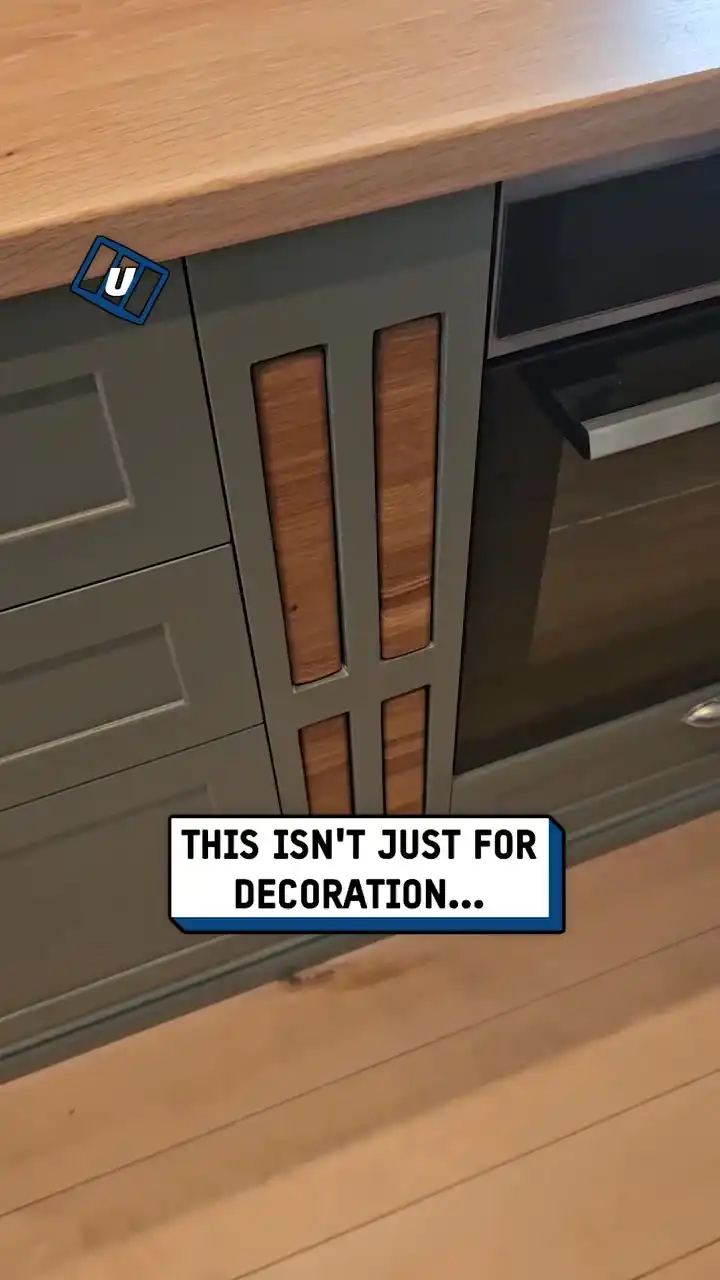 My kitchen comes with secret chopping boards 🤫🔪