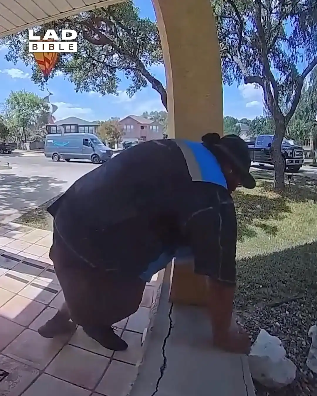 Delivery driver falls through bench 😳