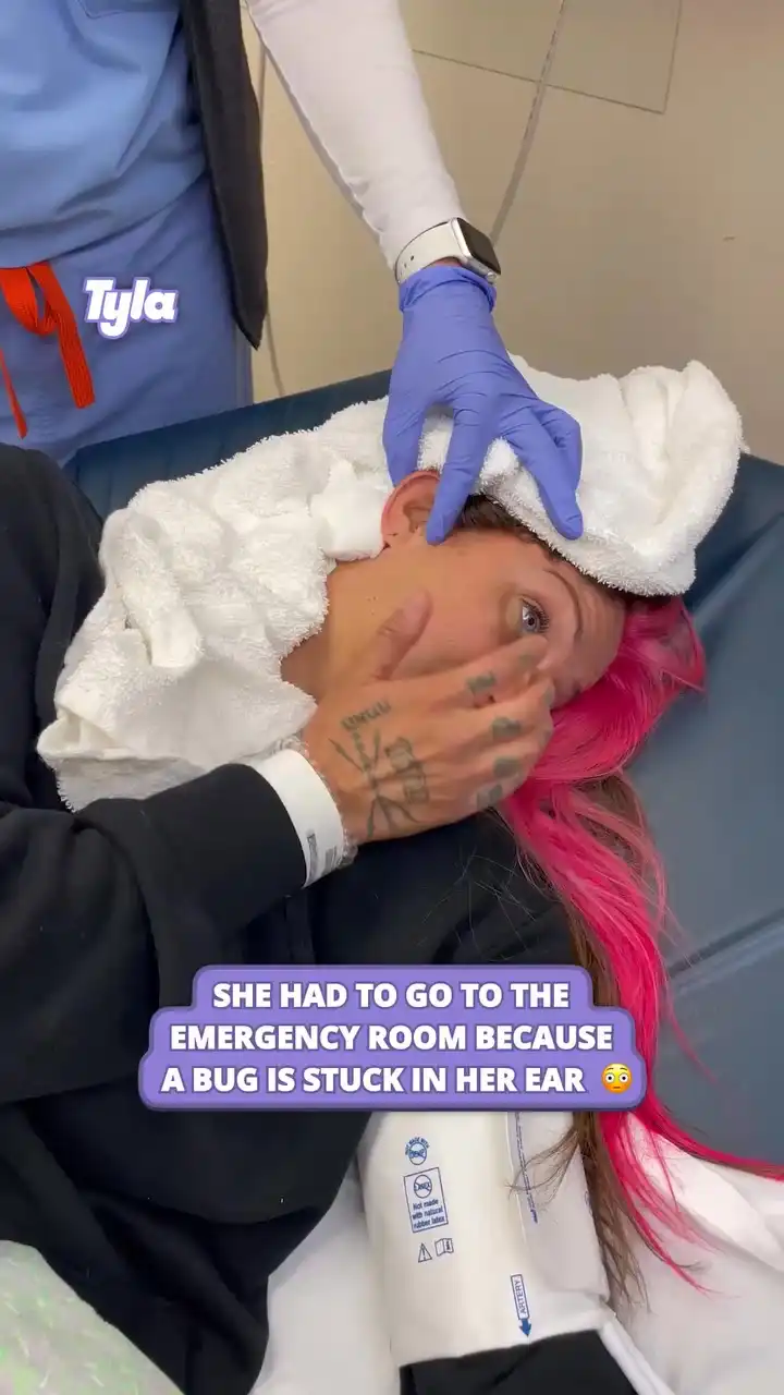 She felt something crawling in her ear 😳👂#fblifestyle