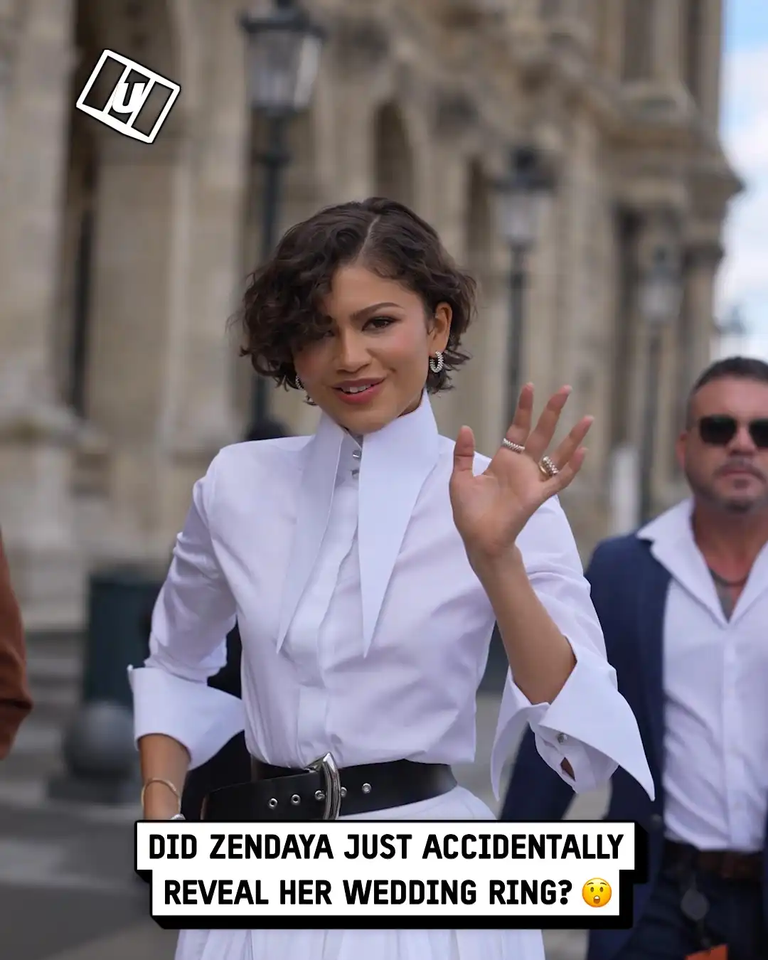 Zendaya spotted wearing a ring 🤩💍