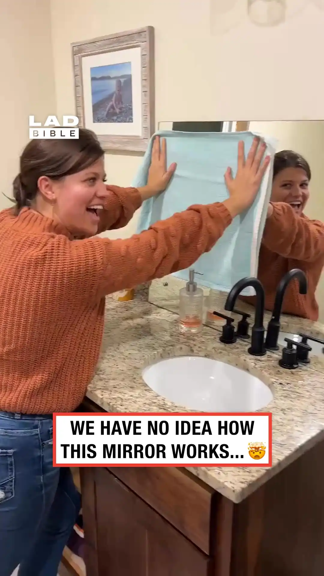 Trippy mirror breaks physics 🤯