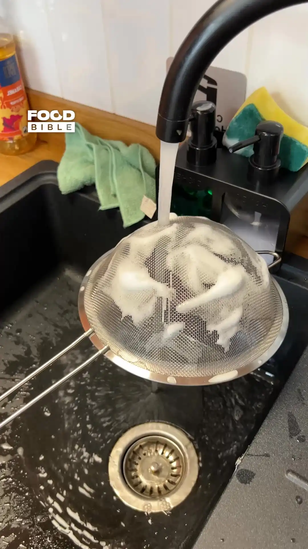 Hack to quickly clean sieve 🫧