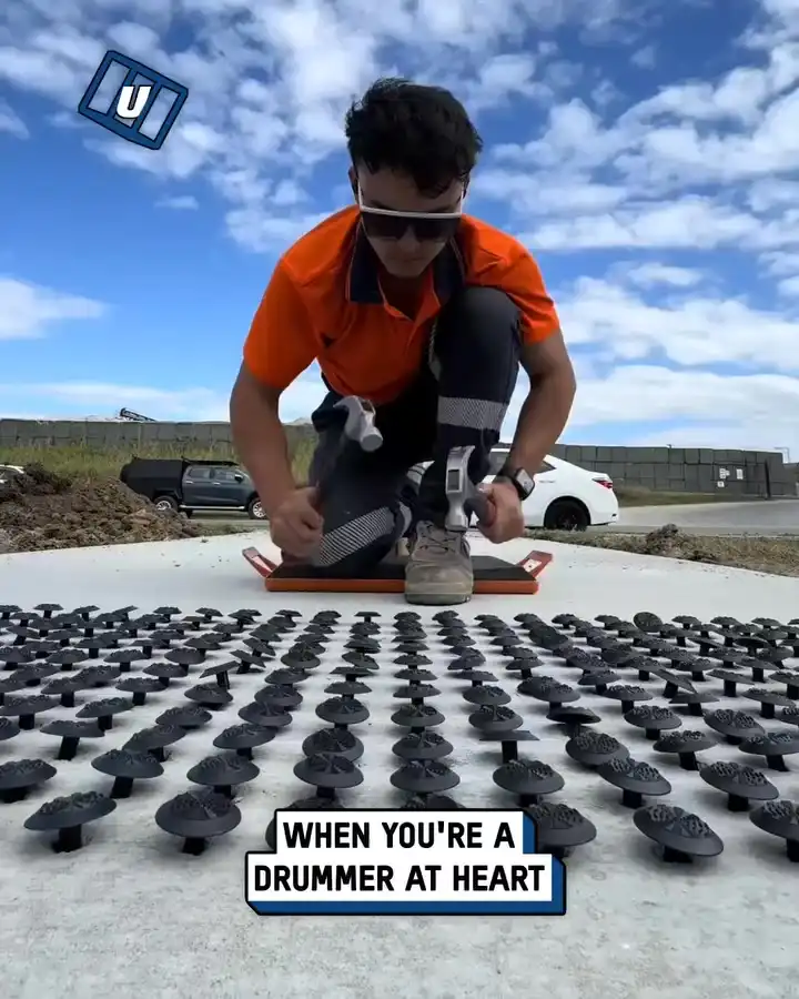 Satisfying tactile installation 🤩🔨