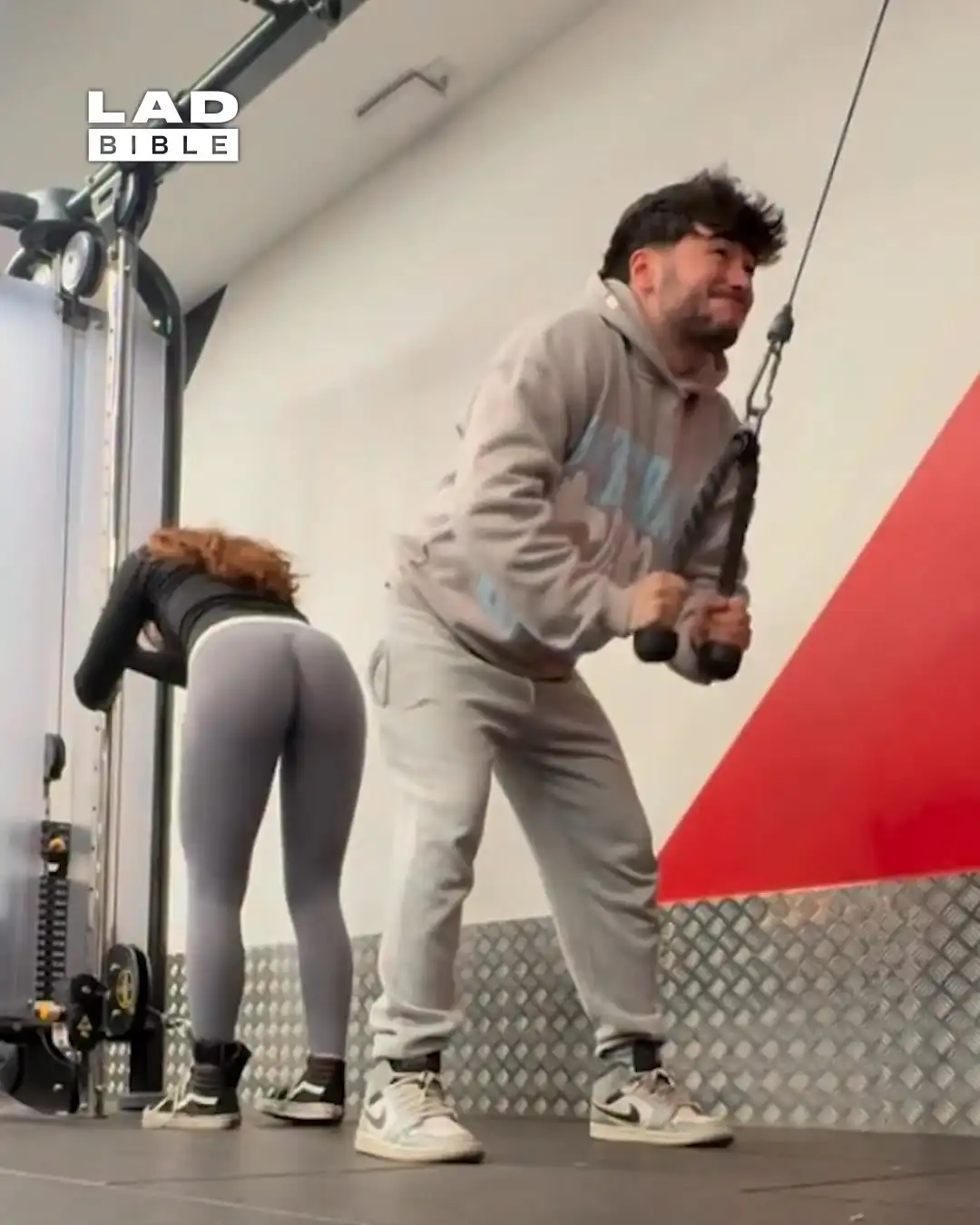 A stranger at the gym kicked me in the 🥜