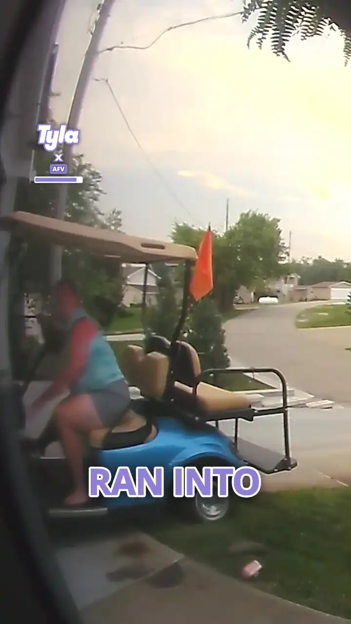 I mean if she put the phone down... 😳📱 #fblifestyle