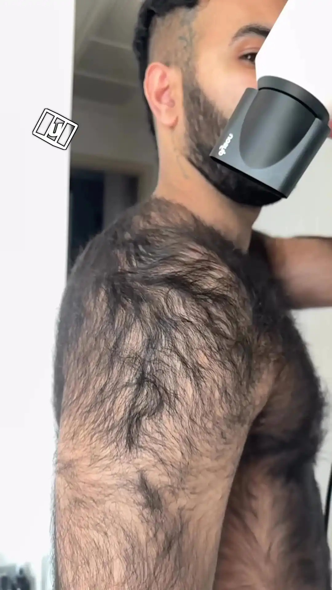 I've got a really hairy back 😏