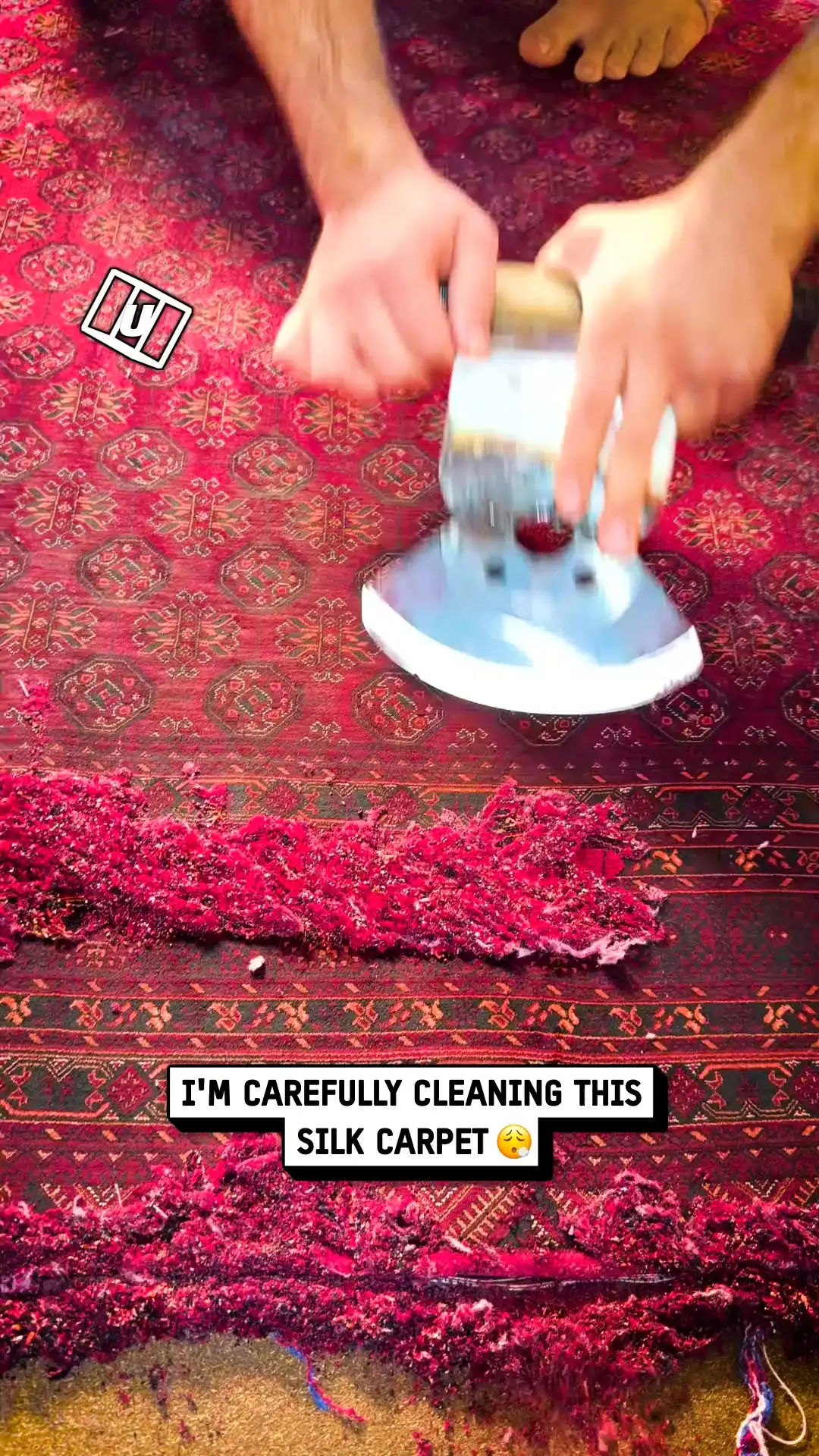 Satisfying rug cutting 🤤