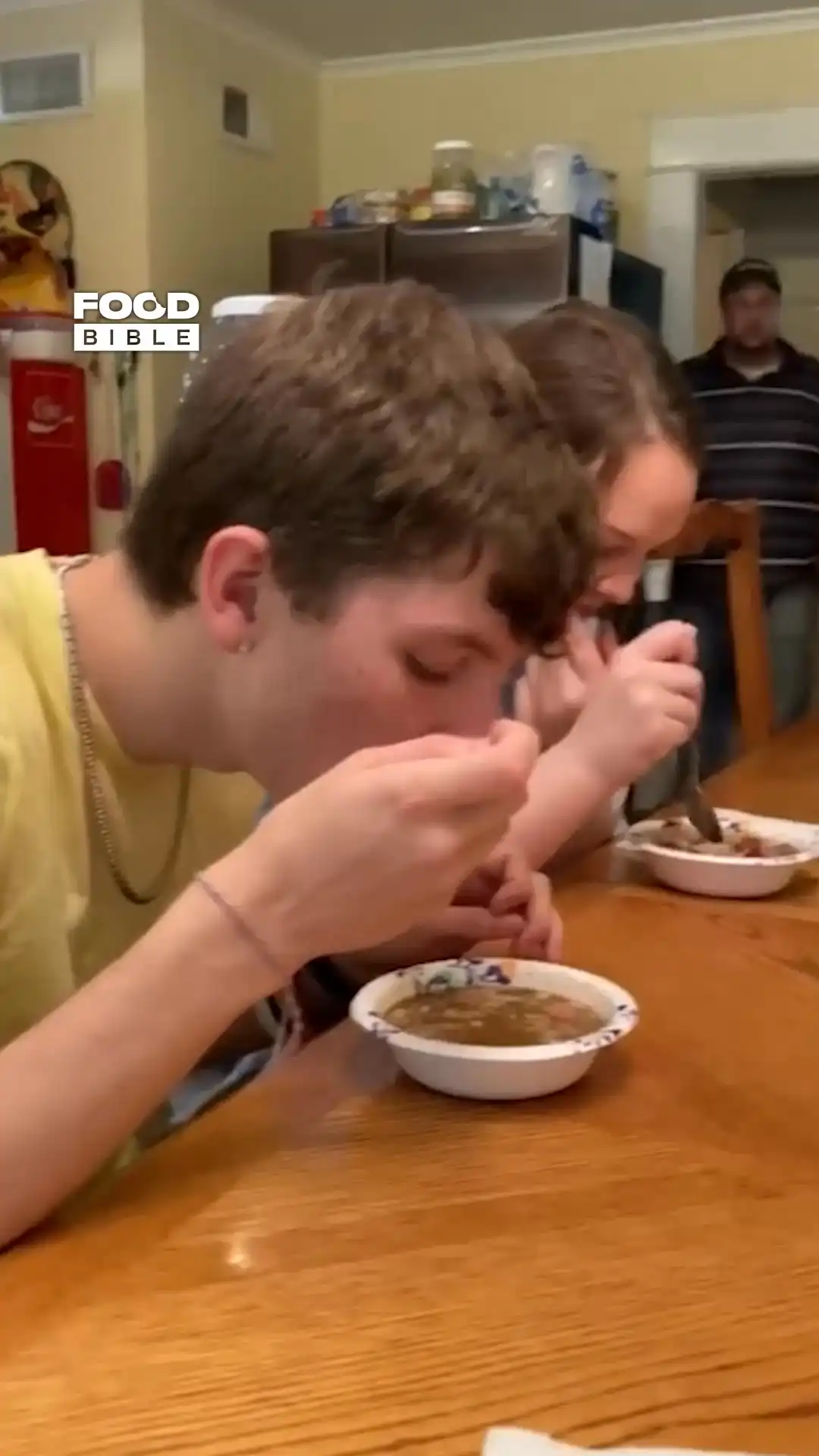 Granny has no tolerance for noisy eaters 👵