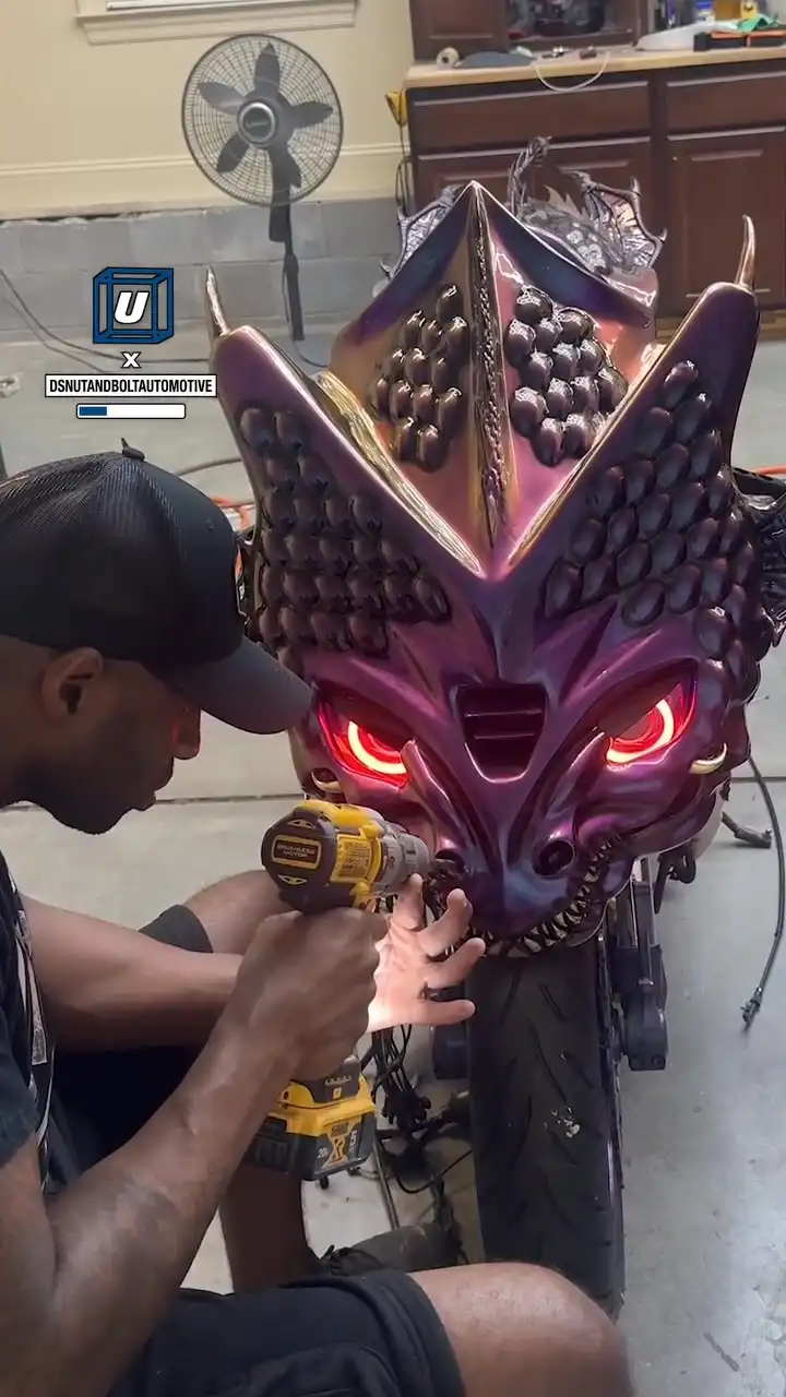 Smoke-breathing dragon bike 🐲🏍️