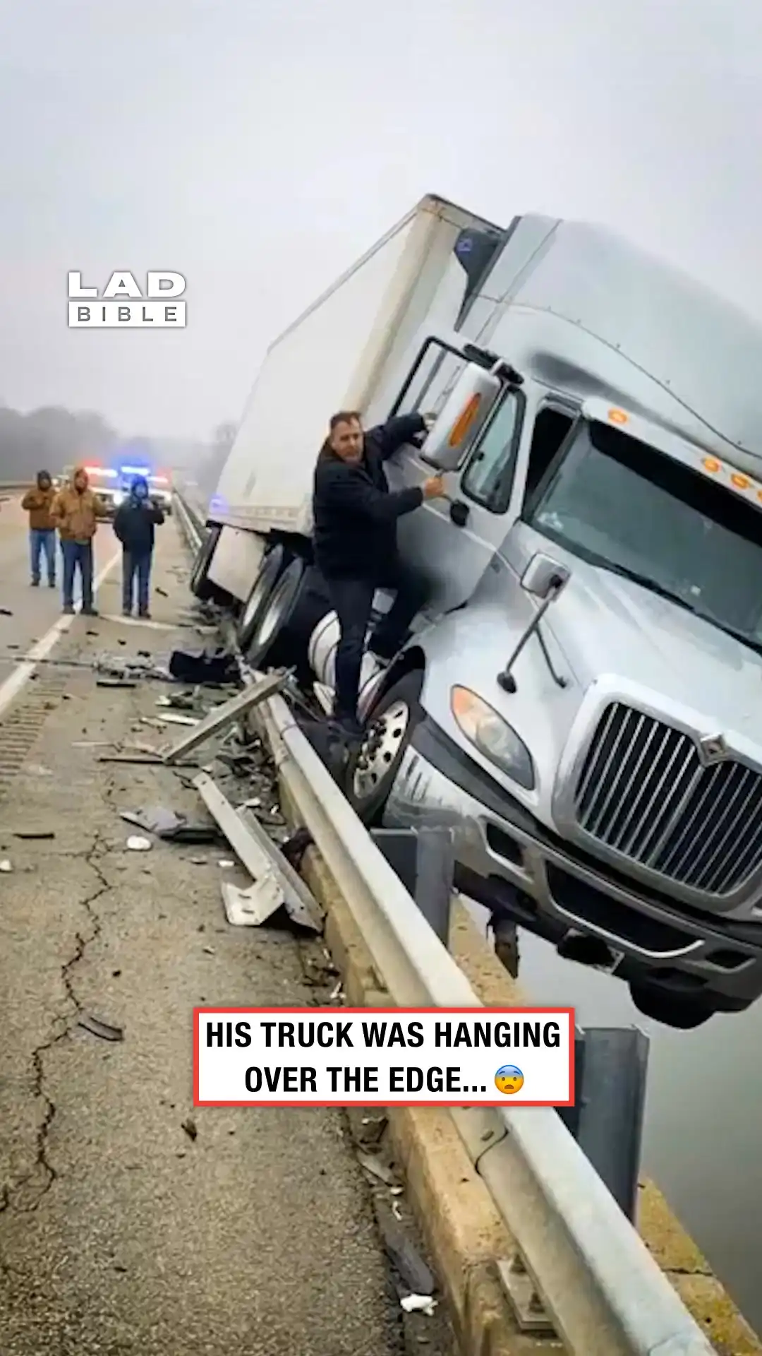 My truck fell over the side of a bridge 😳🚚