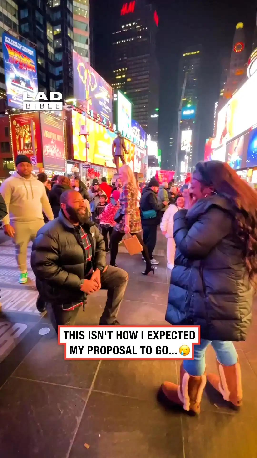 Stranger kissed my BF during proposal 😳😡