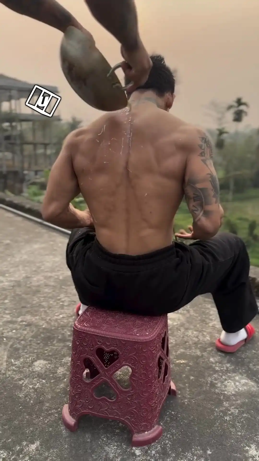 Bro drips candle wax on his back 😳💦