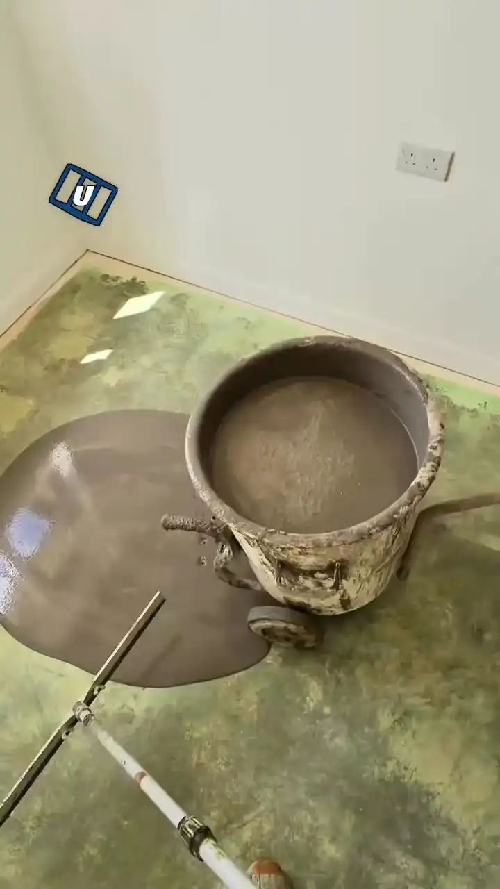 Satisfying self levelling concrete 🧹🤩