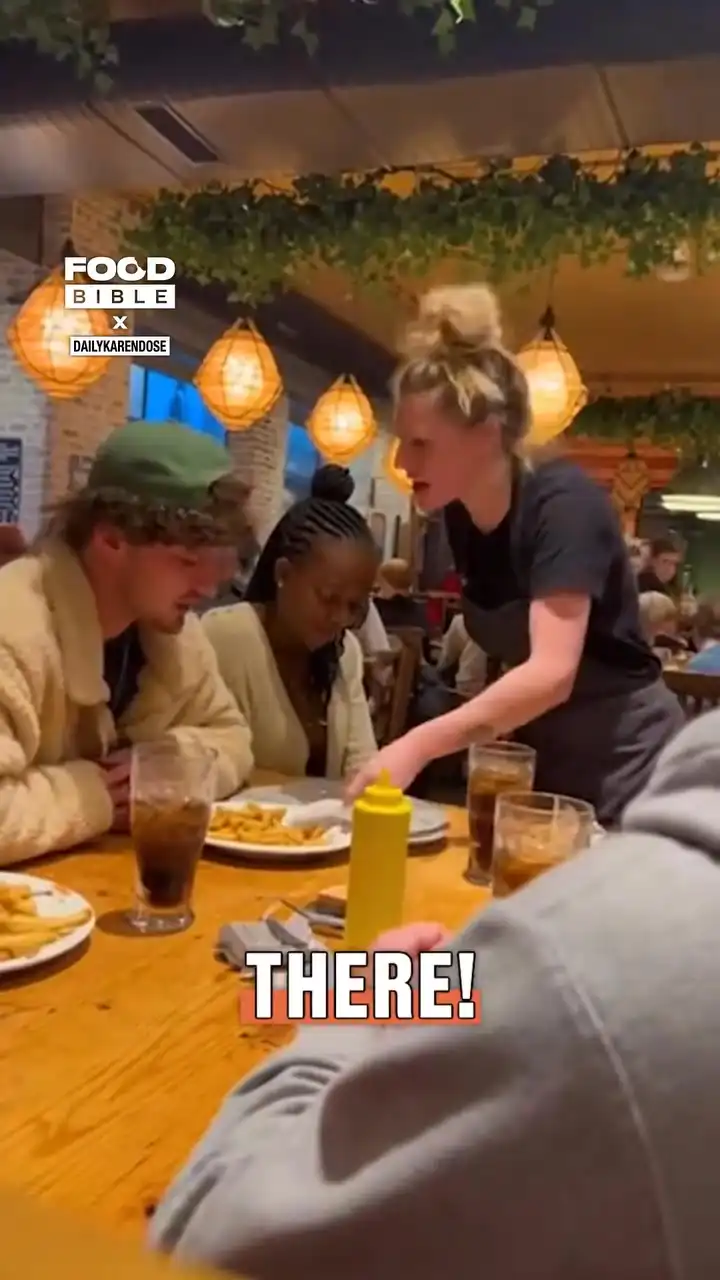 Waitress angry she wasn't tipped 😡
