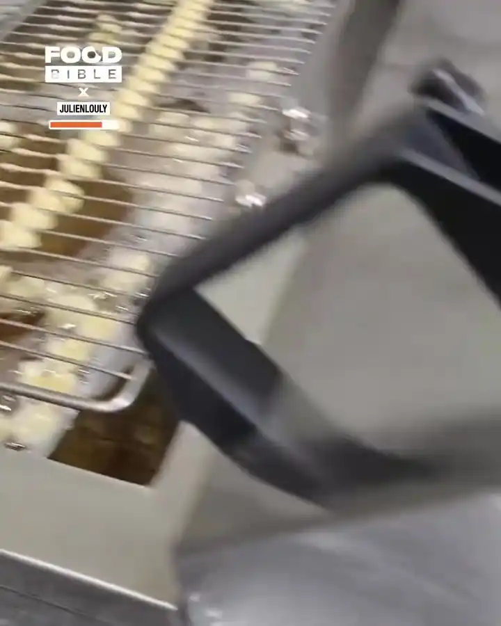 Satisfying process of making mini churros 😲👌