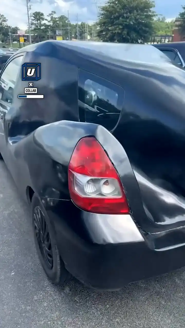 Man sees strange Honda Fit 🚘