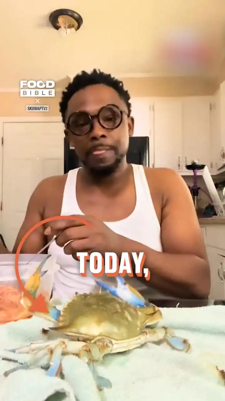 Taking food fight to the next level 🦀😱