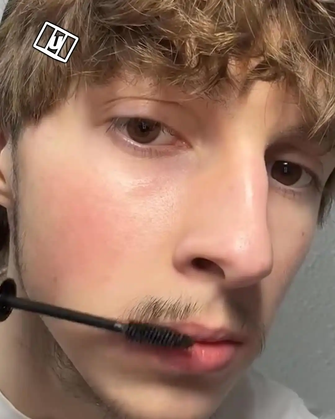 Bf's hack to make beard darker 😅