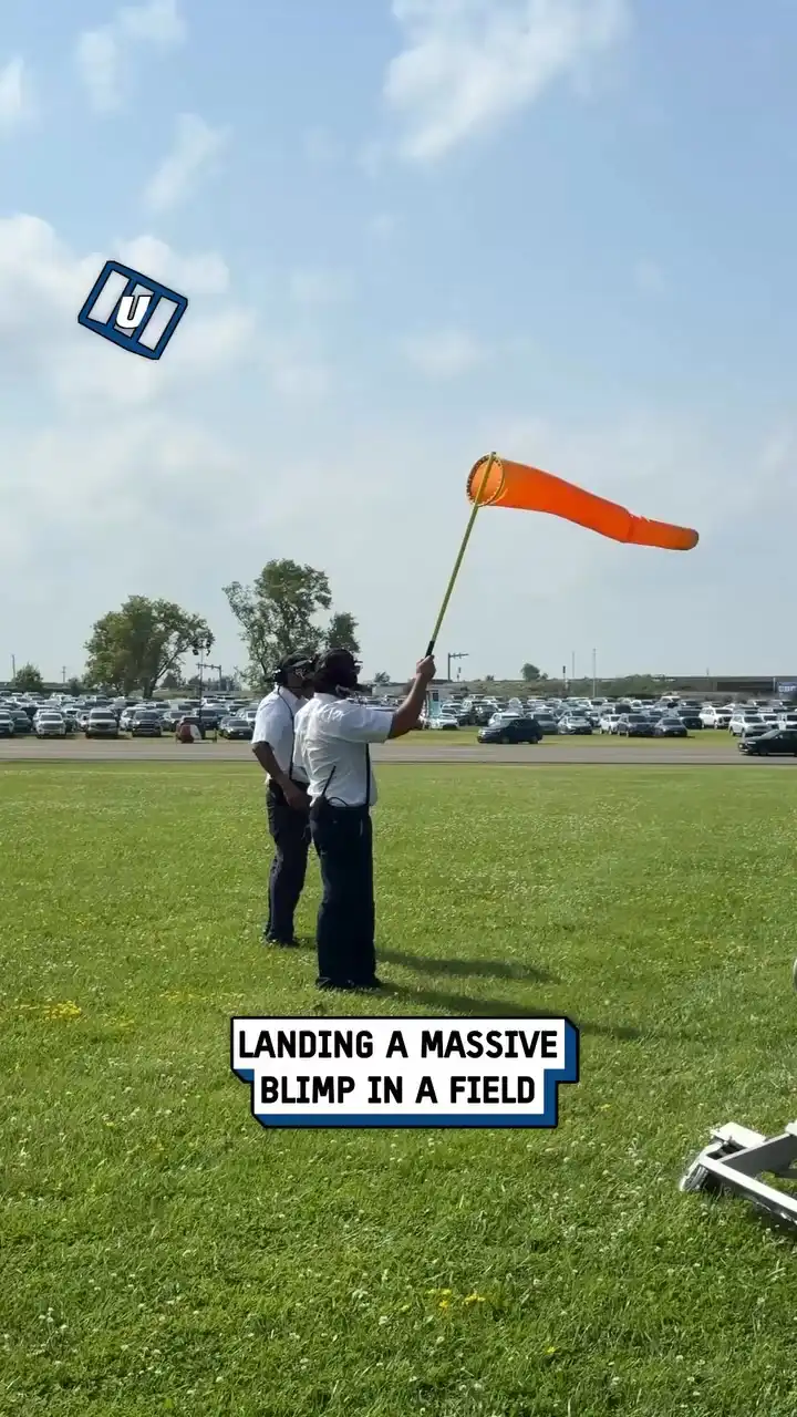 Smoothest blimp landing 🎈😲