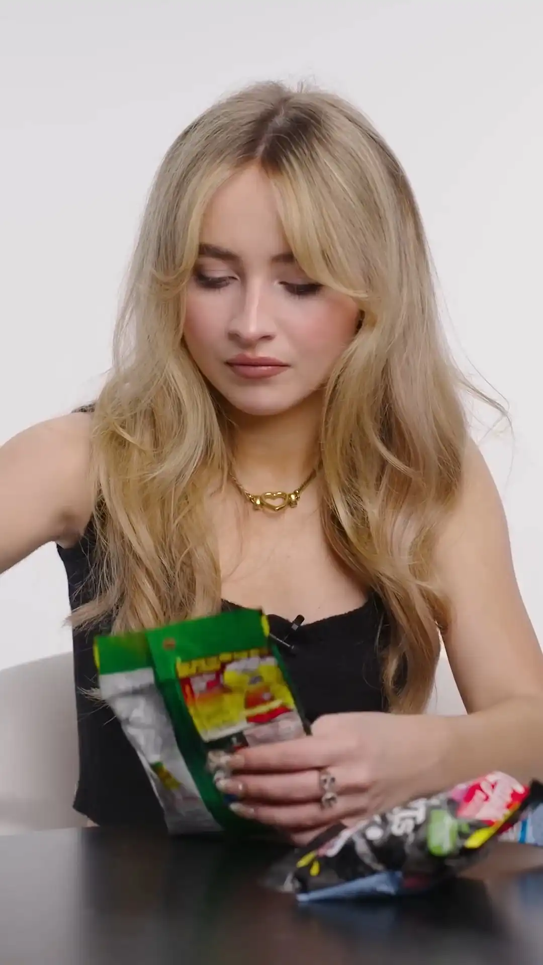 Sabrina Carpenter plays Snack Wars