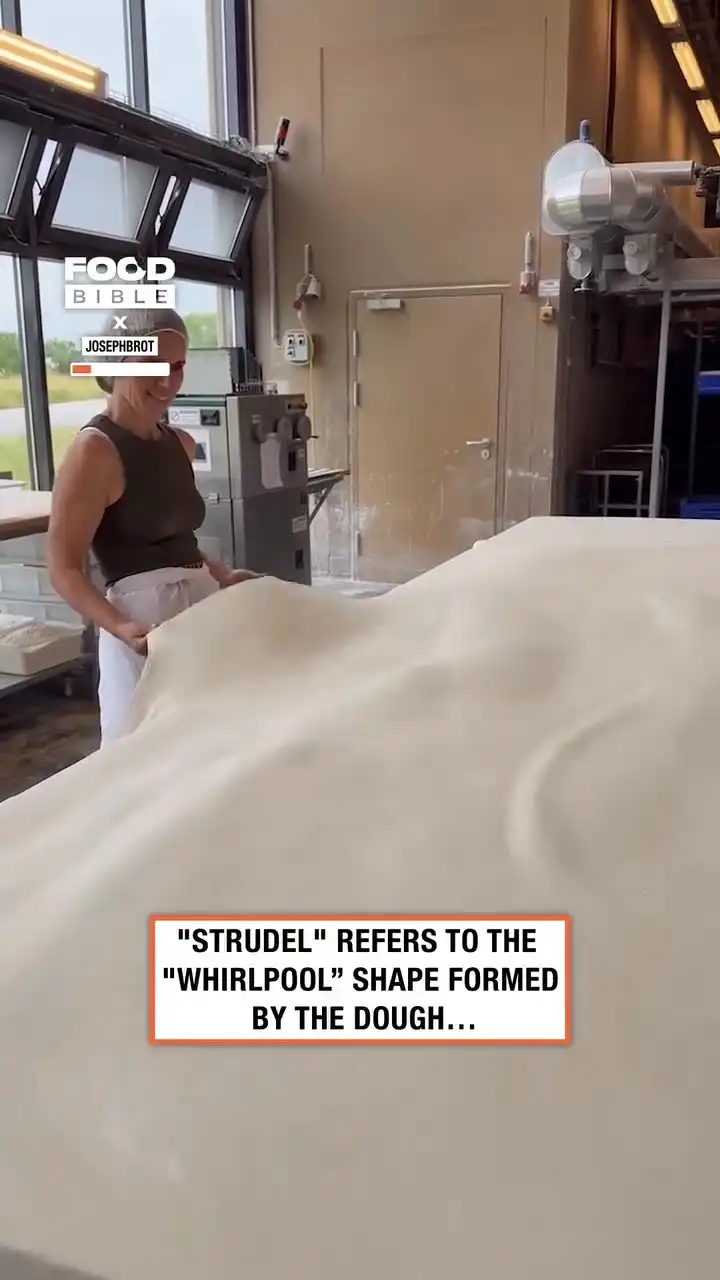 Behind the scenes making strudel 😯