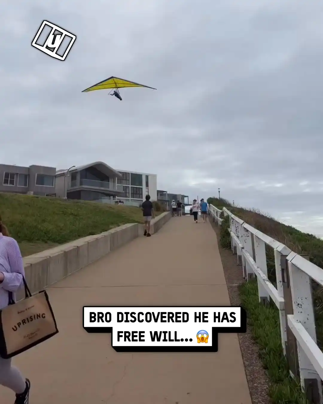 Why is bro even flying this π³