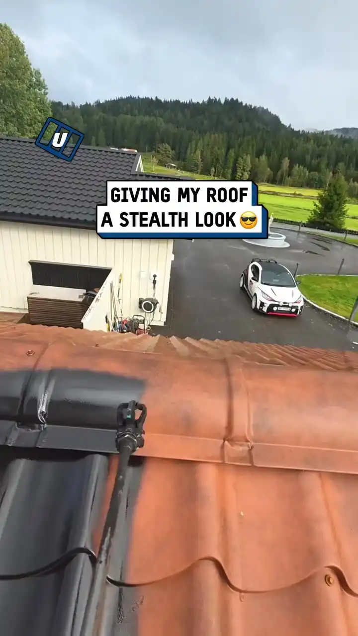 Satisfying thermal roof spray painting 🤩🔥