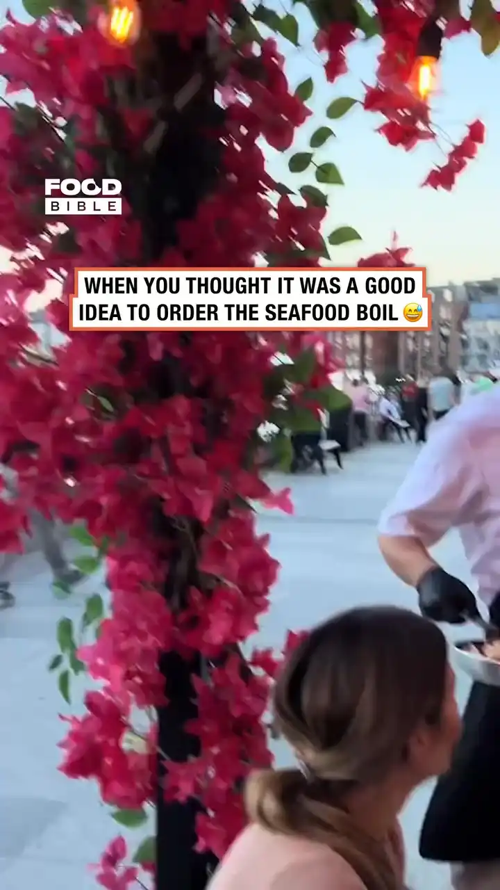 Table isn't big enough for Seafood platter 😳