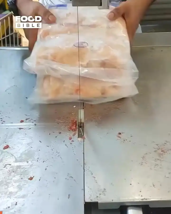 Satisfying meat slicing 🥩