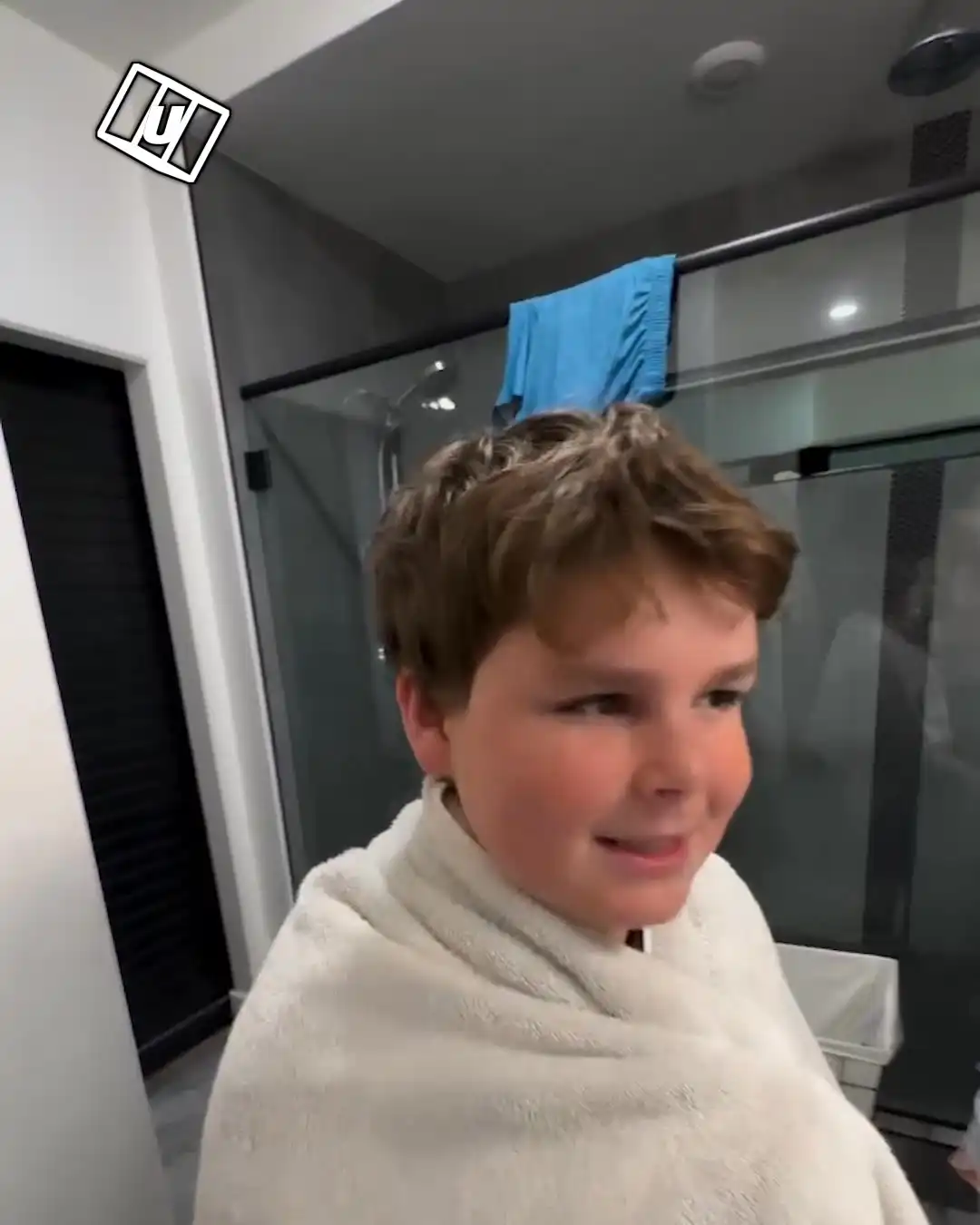 I thought i was qualified to cut hair because i watched a tutorial 🤣