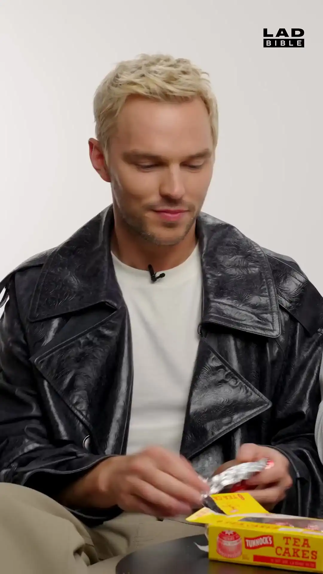 Nicholas Hoult & David Corenswet Trying British Tea Cakes for the First Time