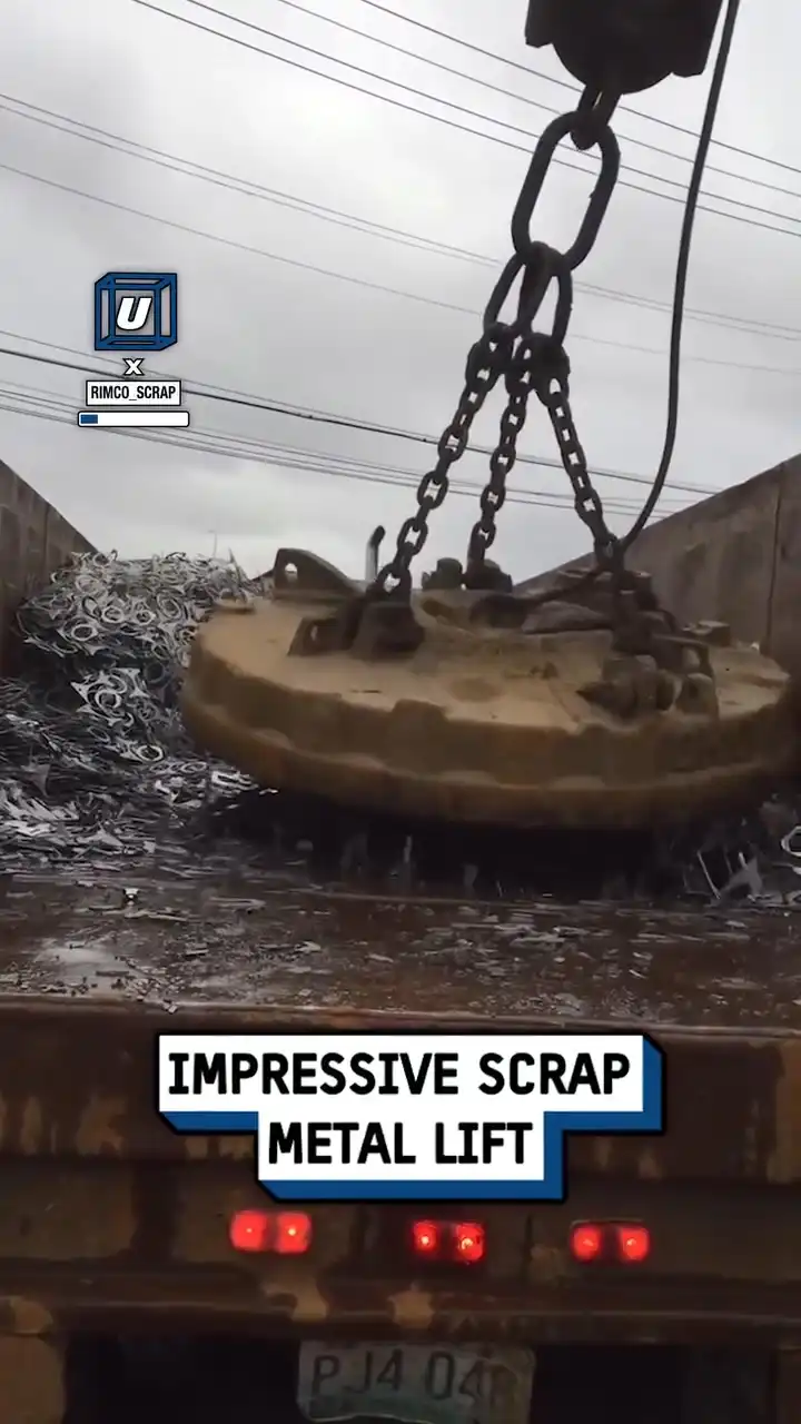 Impressive scrap magnet lift 😲🧲
