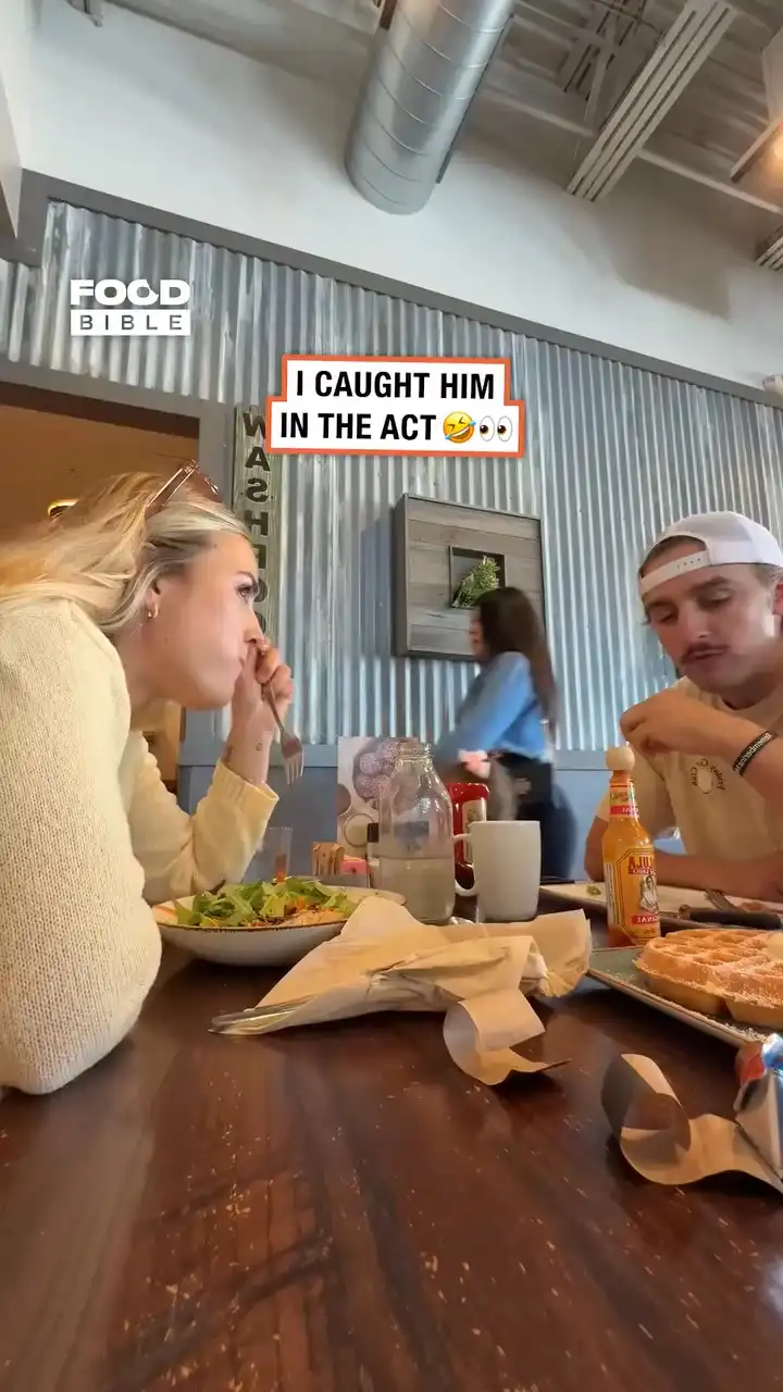 GF catches BF staring at waitress 😯