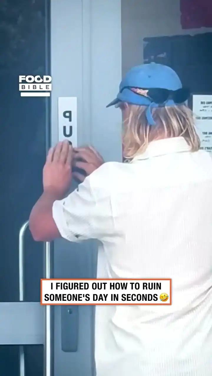This door just ruined their day 💔🚪