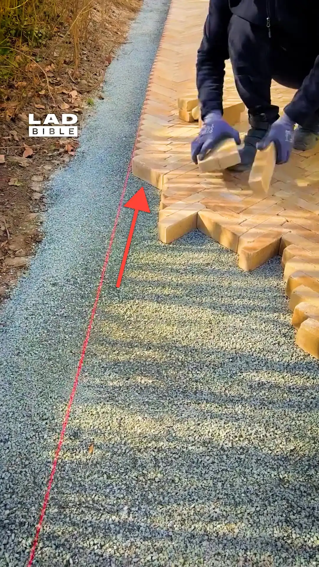 Seriously smooth brick laying 😮💨🧱