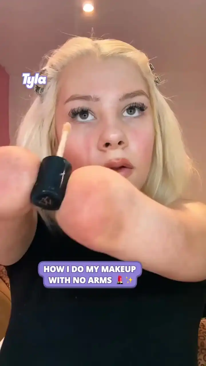 How I do my makeup with no arms 💄✨