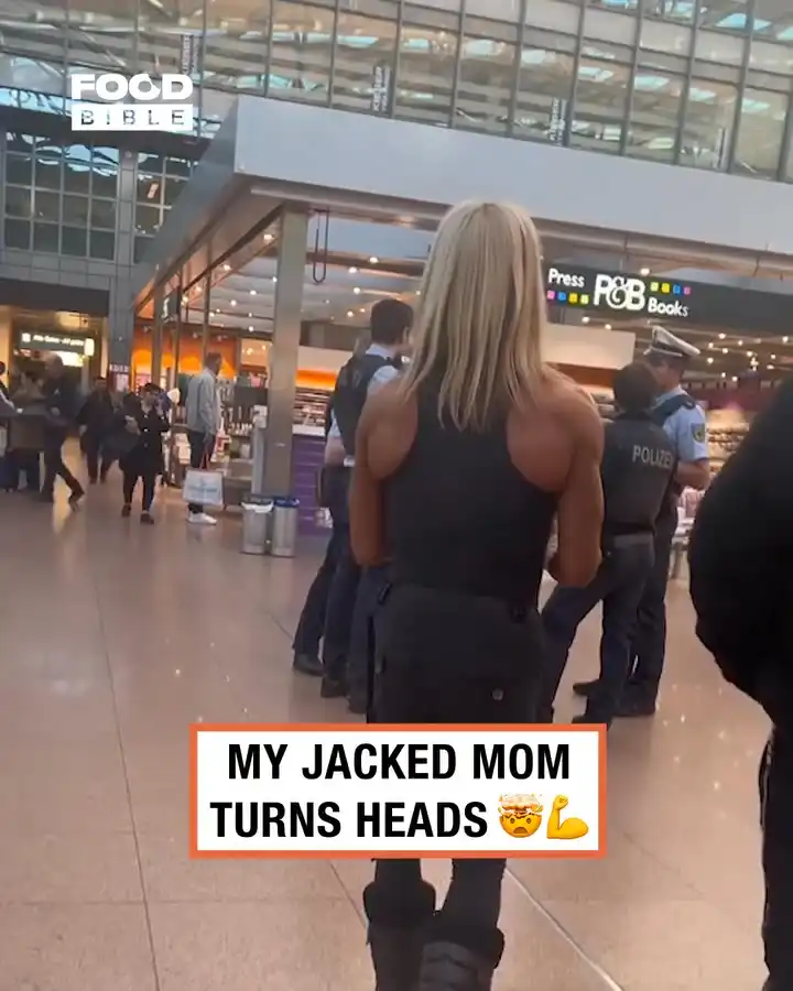 My jacked mum turns heads 👀💪