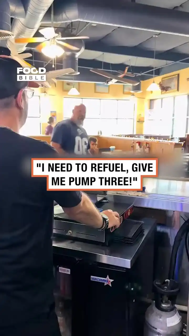 Guy gets a unique refill 🤣🍻