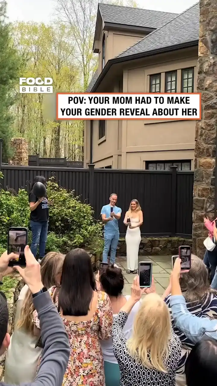Mom had to make gender reveal about her 😳