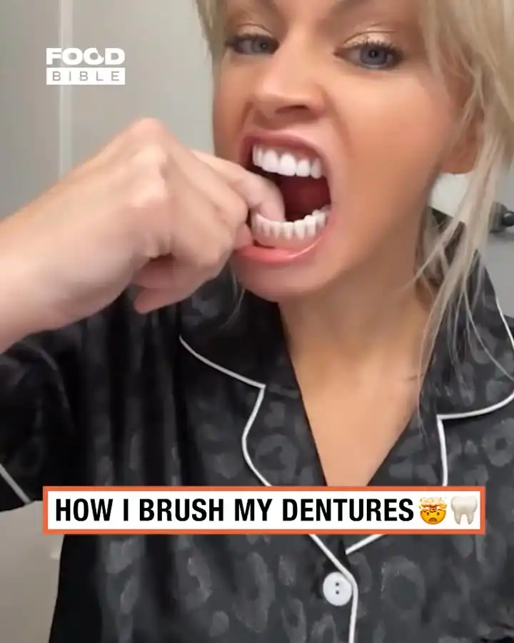 How I brush my dentures 🤯🦷