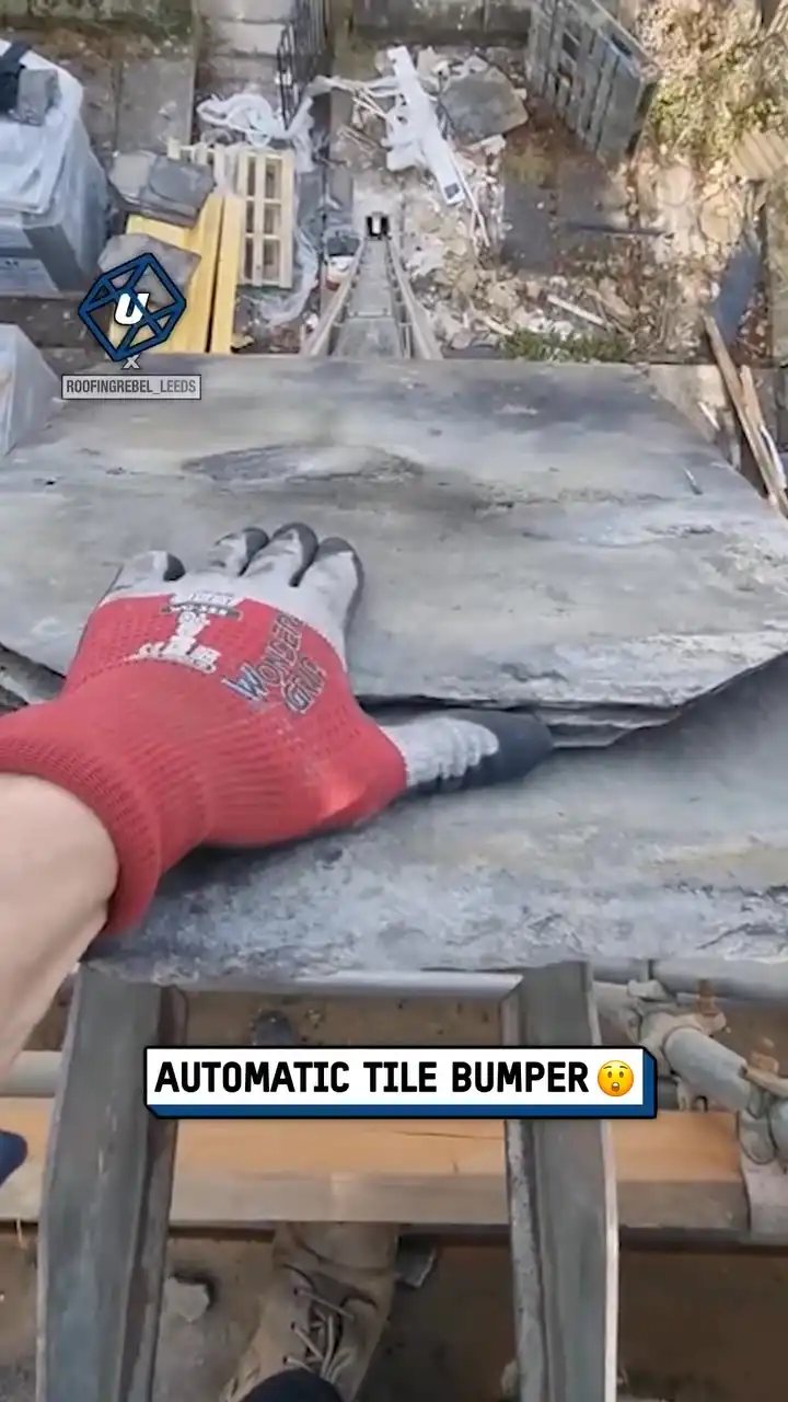 Automatic tile bumper hack 🤯👷‍♂️