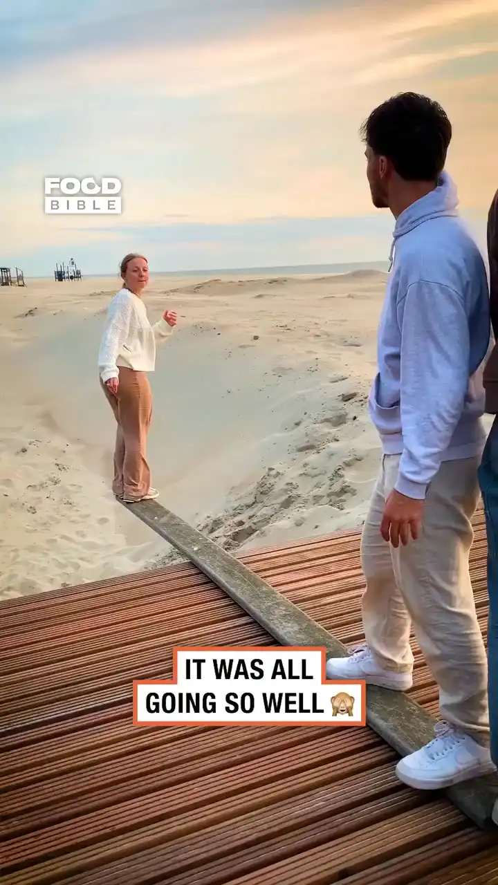 Girl falls off plank 🤦