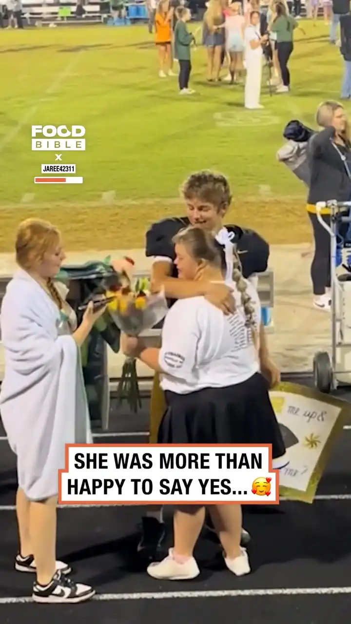 He asked her to homecoming π₯Ή