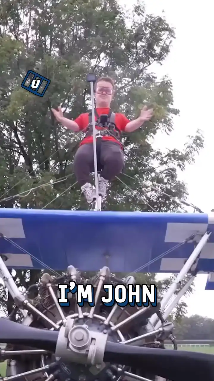 World's shortest wing walker 🛩️😲