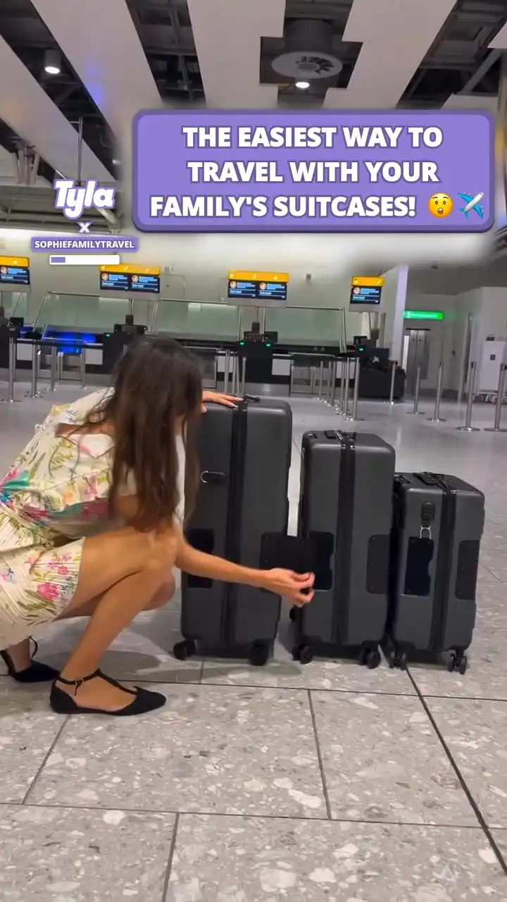 The easiest way to travel with your families suitcases 😲